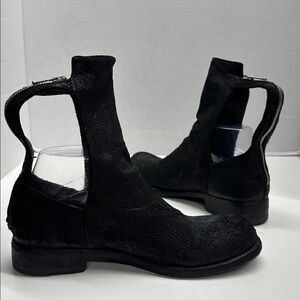 Officine Creative Boots Ankle Booties Cutout Accent Suede Textured Black 36 US 6